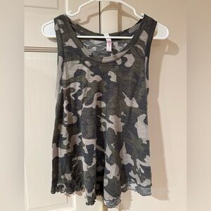 Camouflage Sleeveless Women's Top
